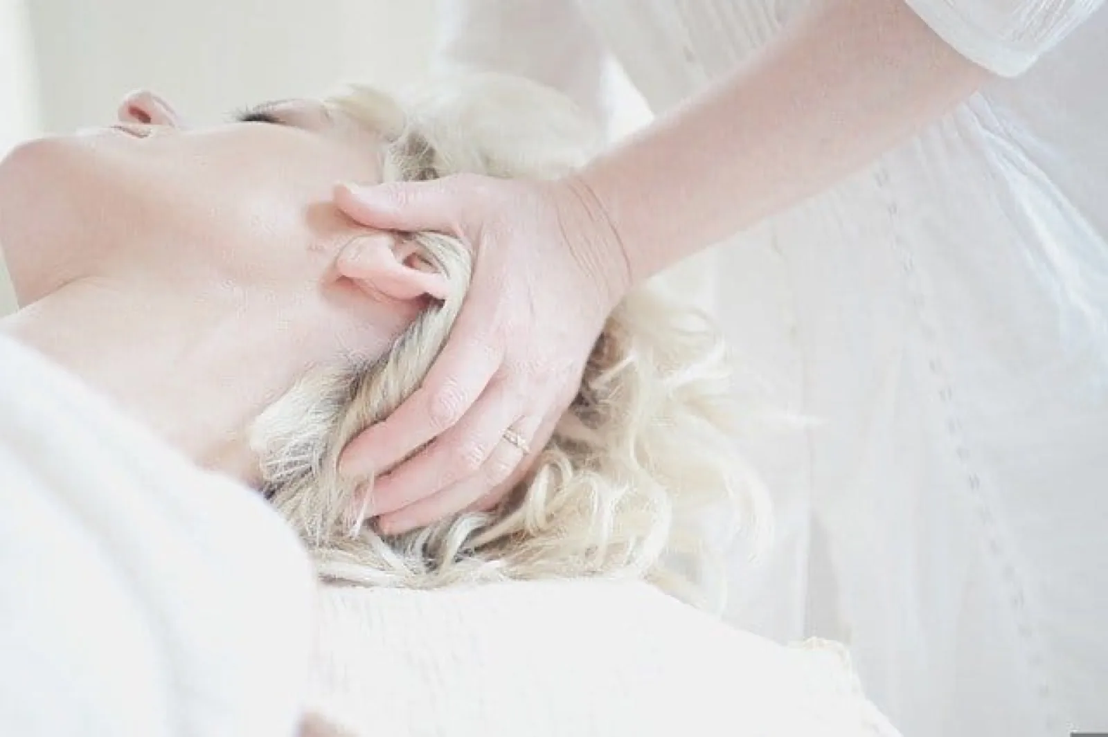 How to Tell if You Need a Chiropractor or a Massage?
